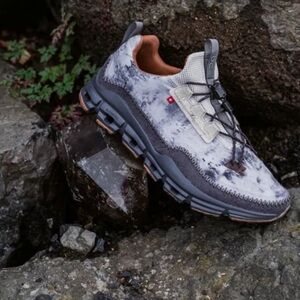 On Cloudaway Smoky Quartz Sneakers/Trail/Run/walk